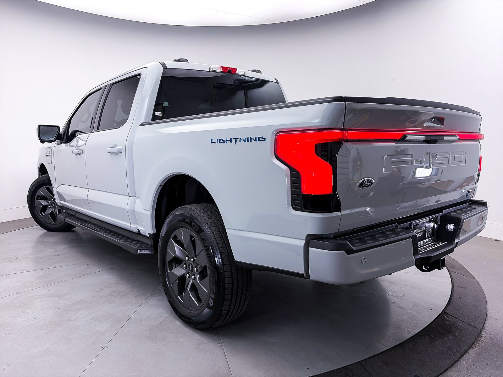 Used 2023 Ford F150 Lightning Lariat AWD/4WD image 2