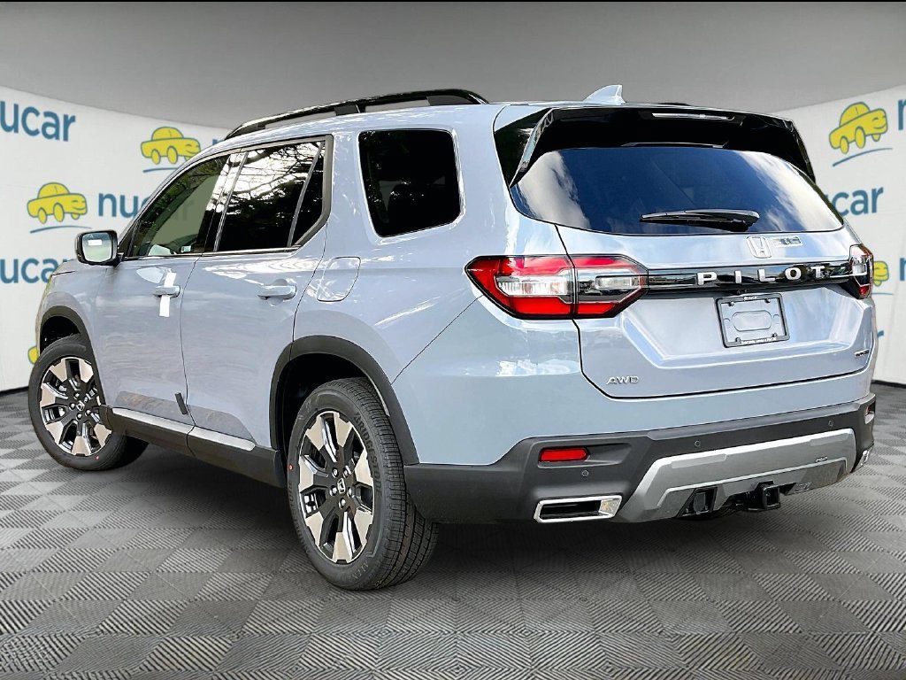 New 2026 Honda Pilot Touring image 5