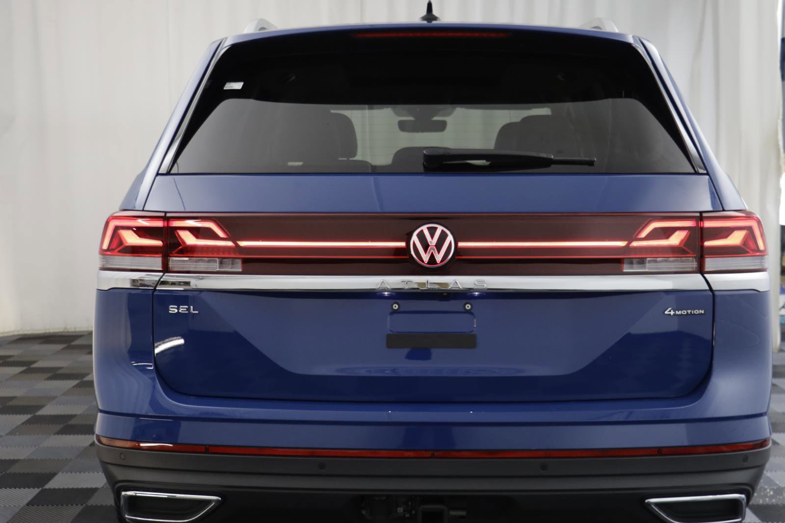 Used 2025 Volkswagen Atlas SEL image 16