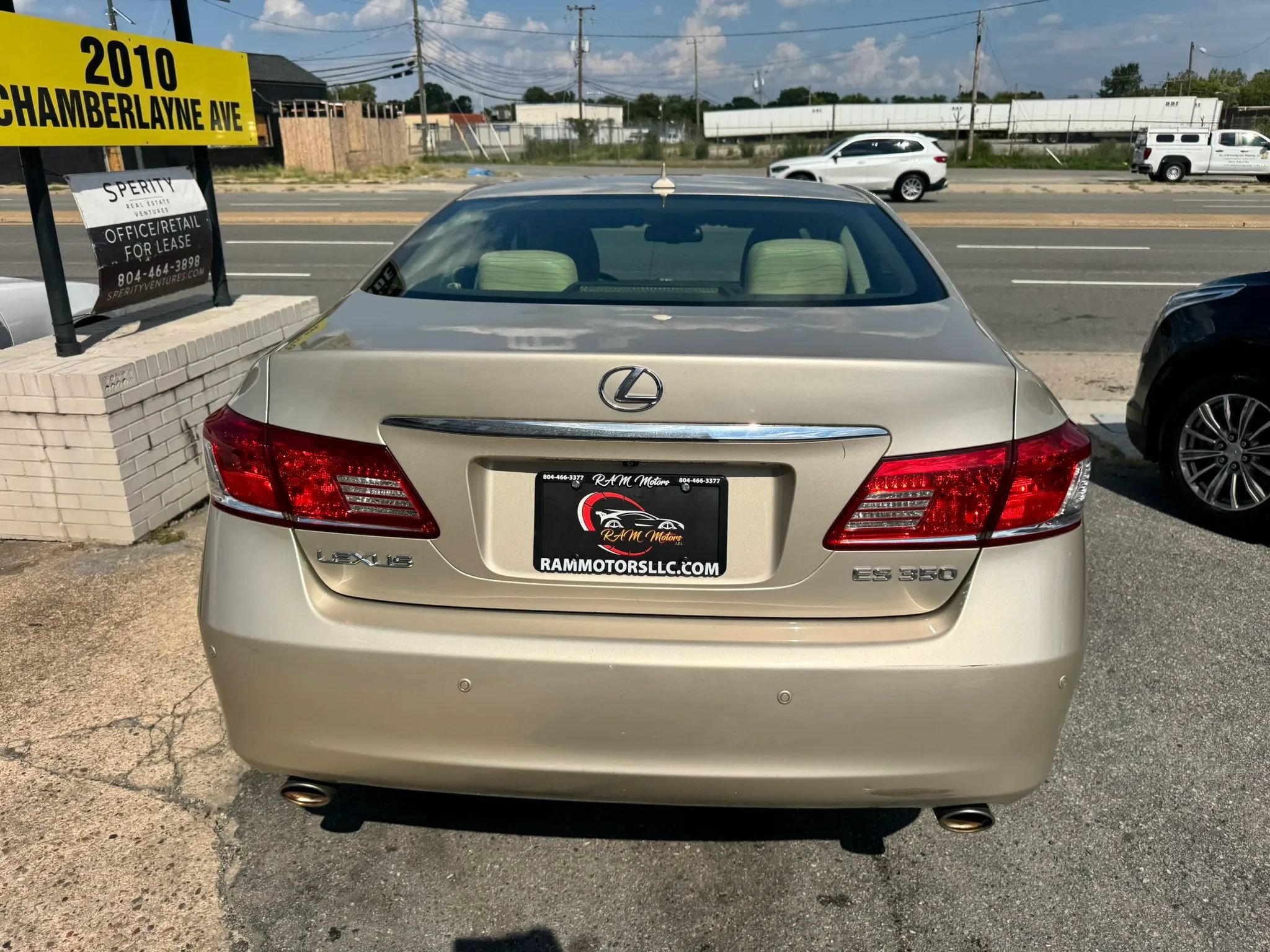 Used 2010 Lexus ES 350 FWD image 4