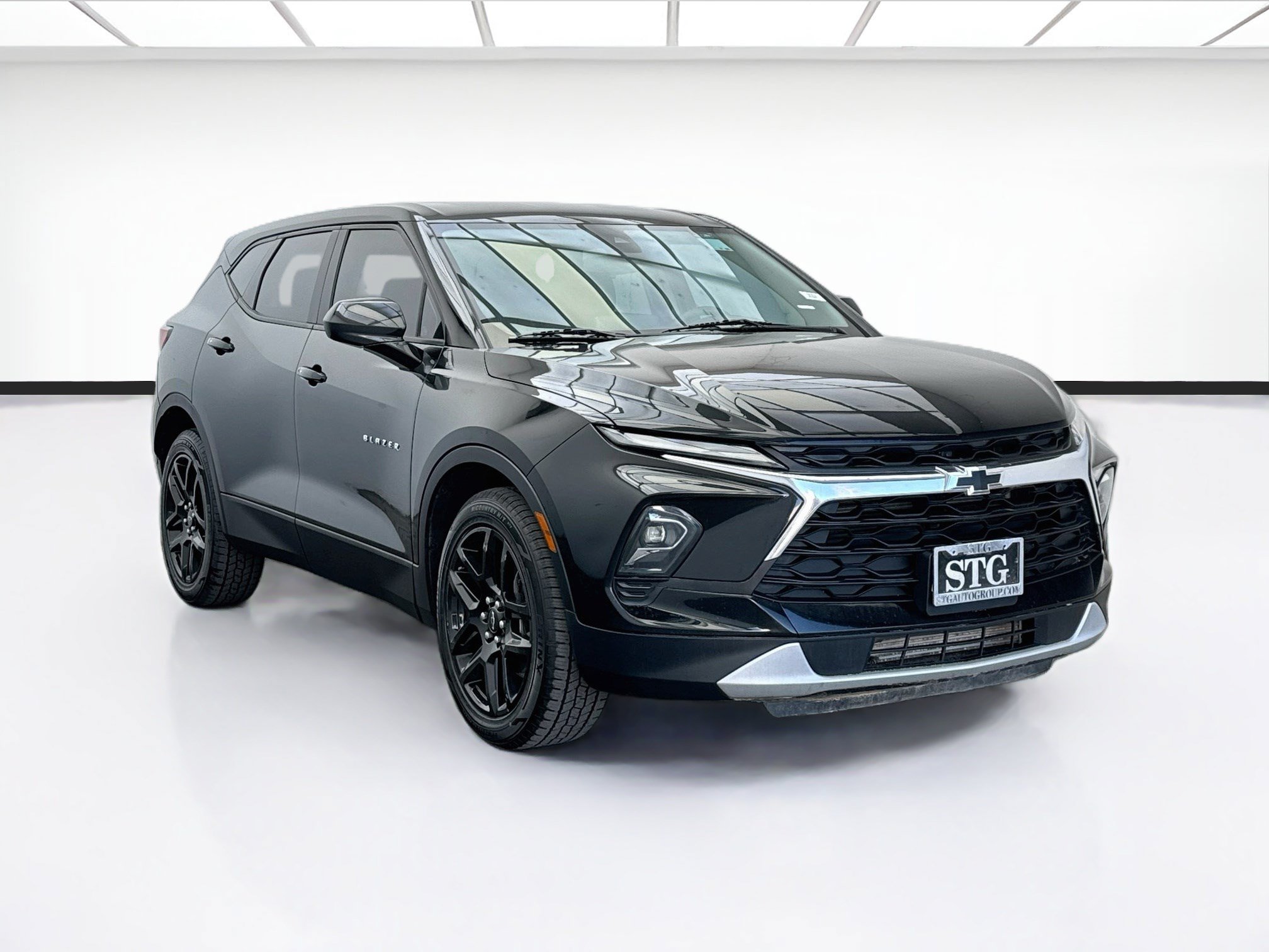 Used 2023 Chevrolet Blazer LT FWD image 3