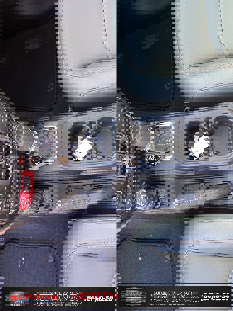 New 2025 Jeep Gladiator Mojave image 11