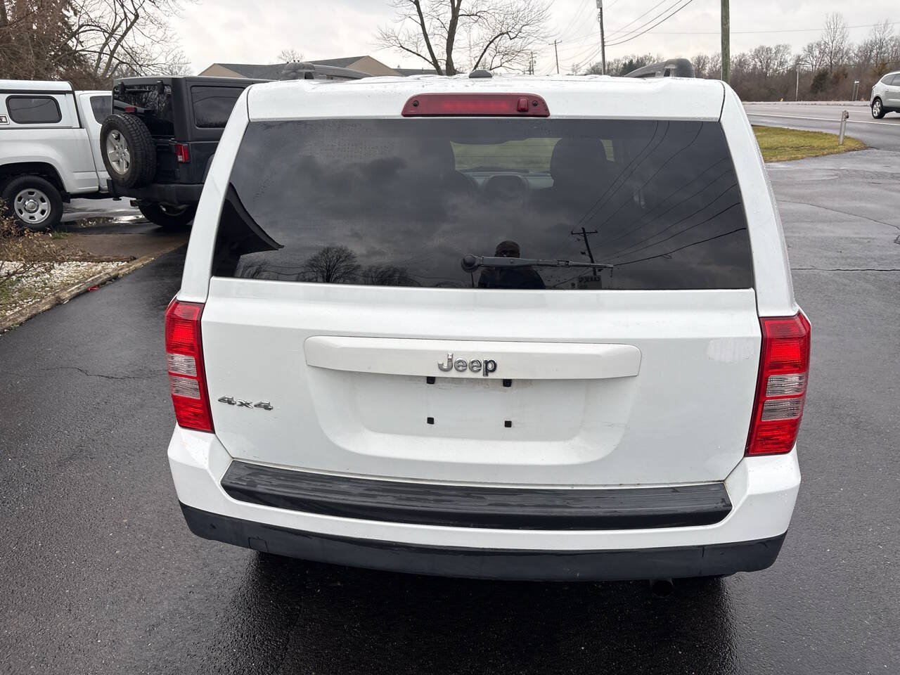 Used 2016 Jeep Patriot Sport w/ Power Value Group AWD/4WD image 4