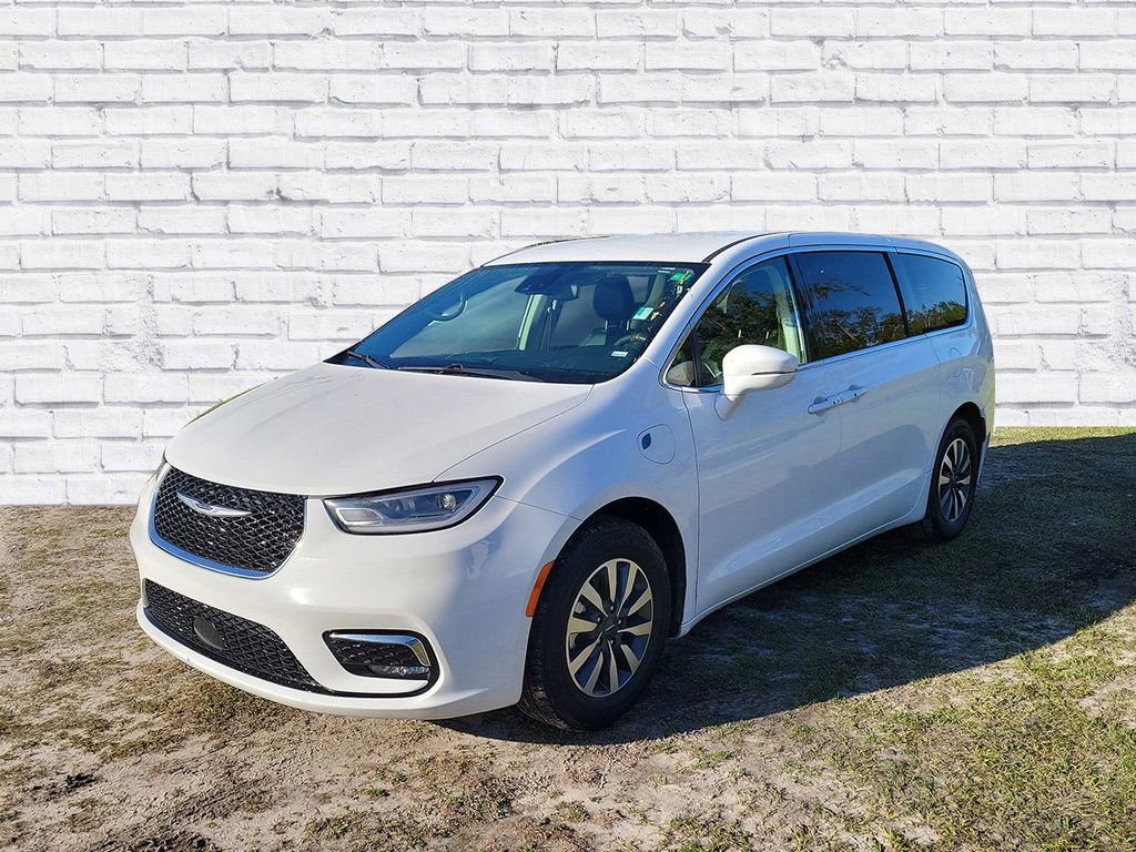 Used 2022 Chrysler Pacifica Touring-L image 4