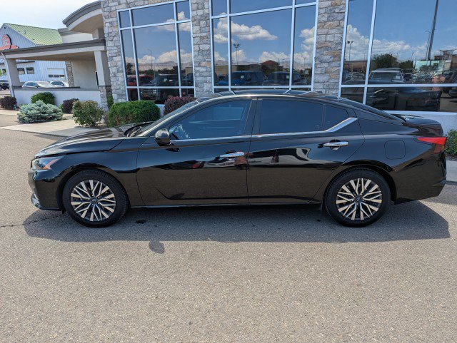 Used 2023 Nissan Altima 2.5 SV FWD image 4