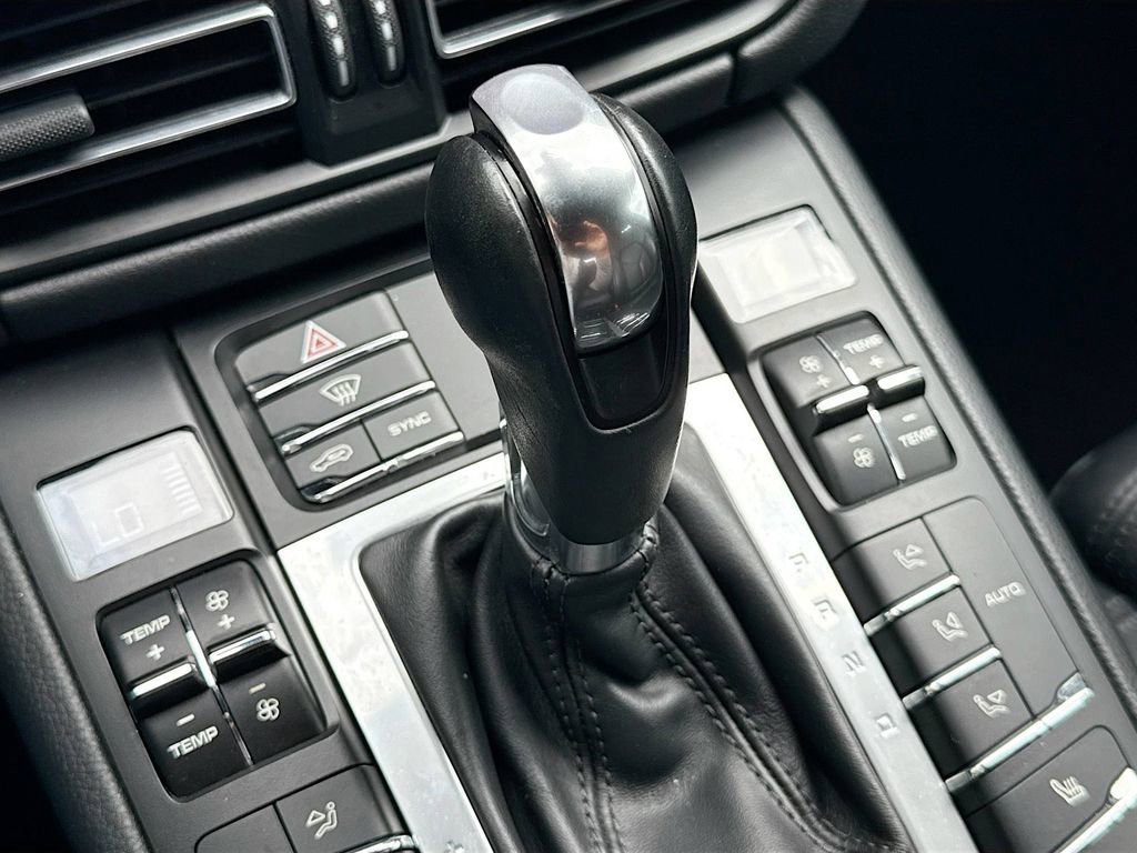 Used 2021 Porsche Macan image 18