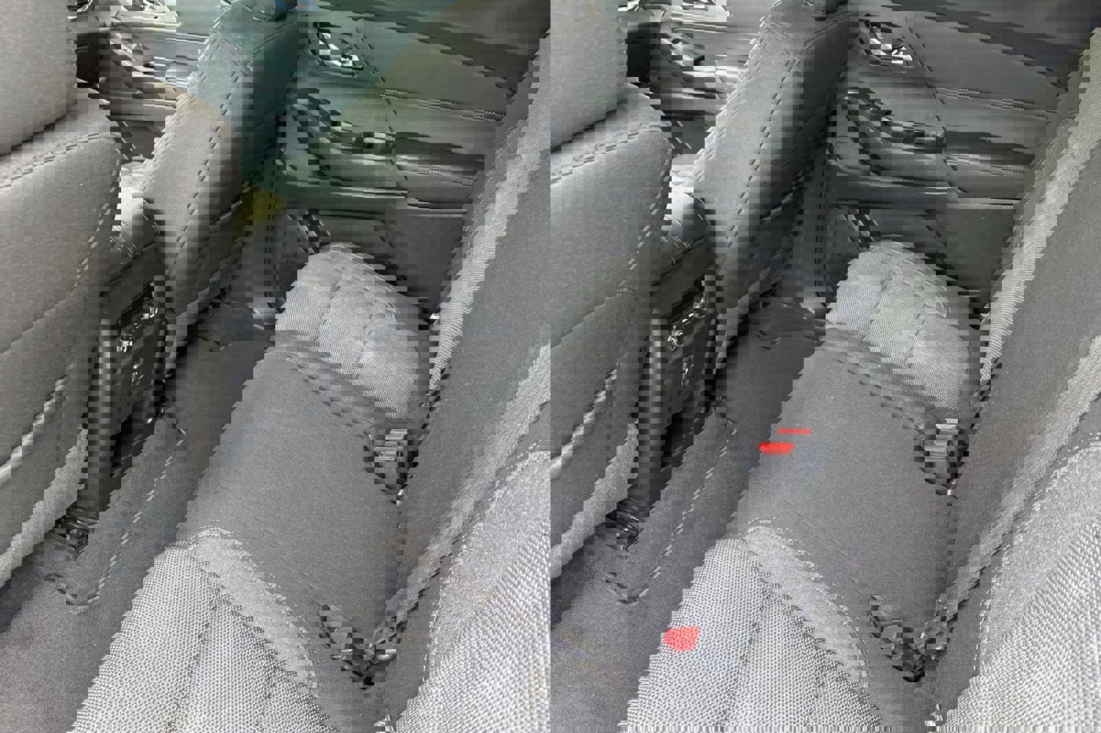 Used 2023 Chevrolet Traverse LT image 13