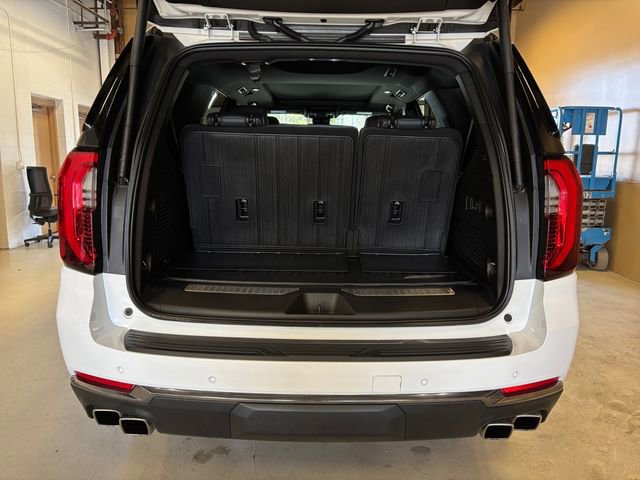 Used 2025 GMC Yukon AT4 w/ AT4 Premium Package image 28