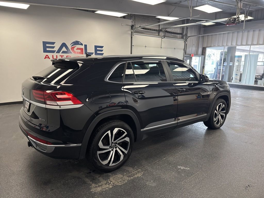 Used 2022 Volkswagen Atlas Cross Sport SEL image 12