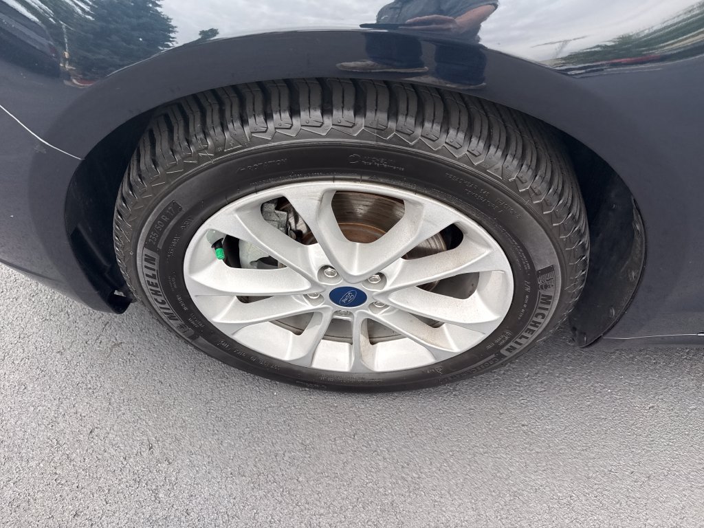 Used 2020 Ford Fusion SE FWD image 33