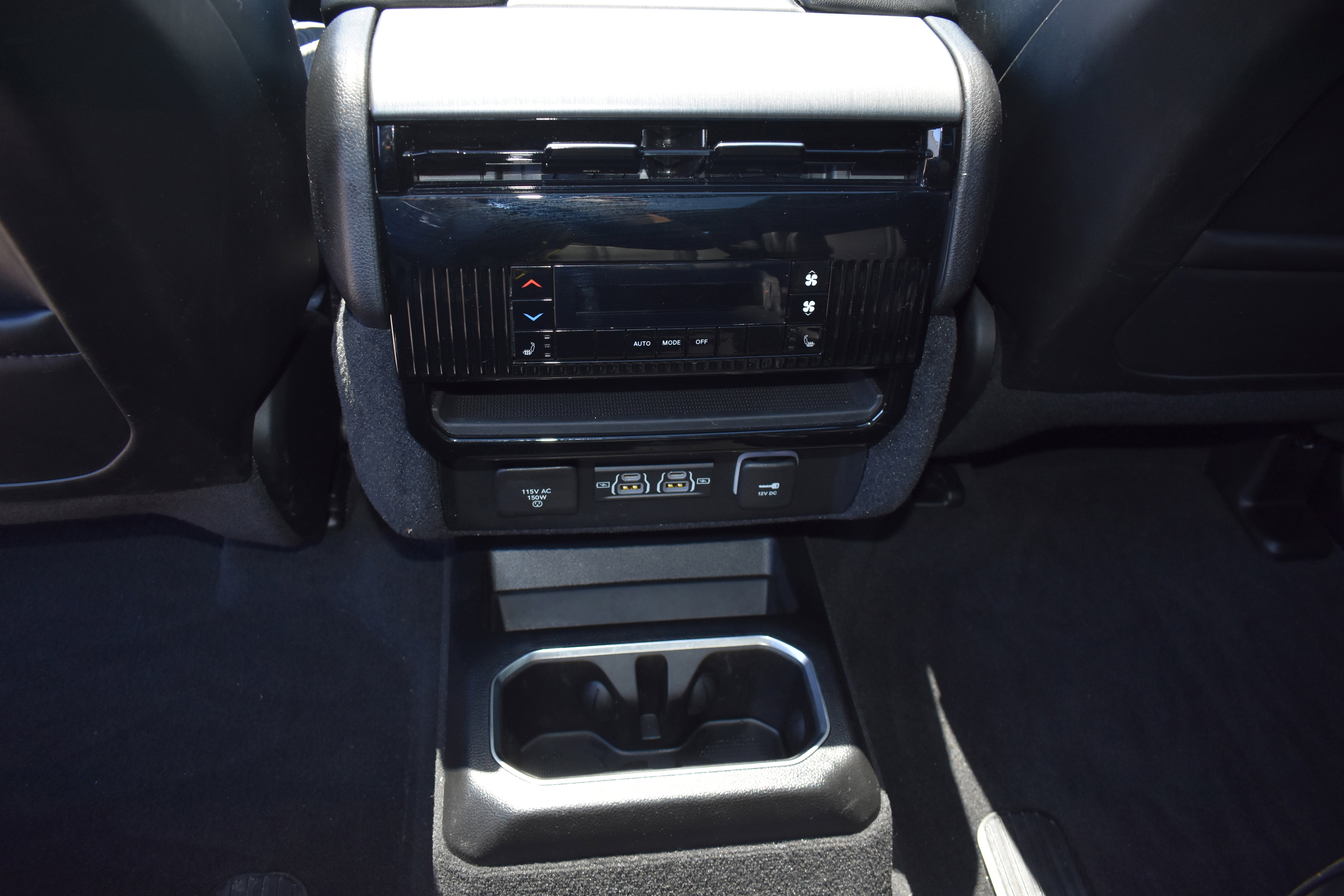 Used 2024 Jeep Wagoneer Series II AWD/4WD image 31