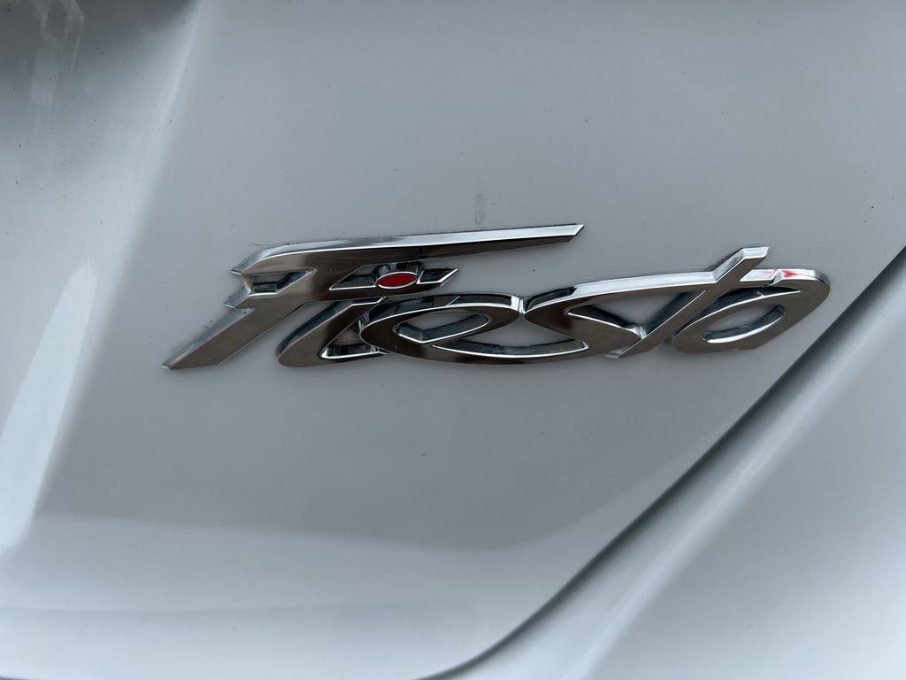 Used 2015 Ford Fiesta SE FWD image 31