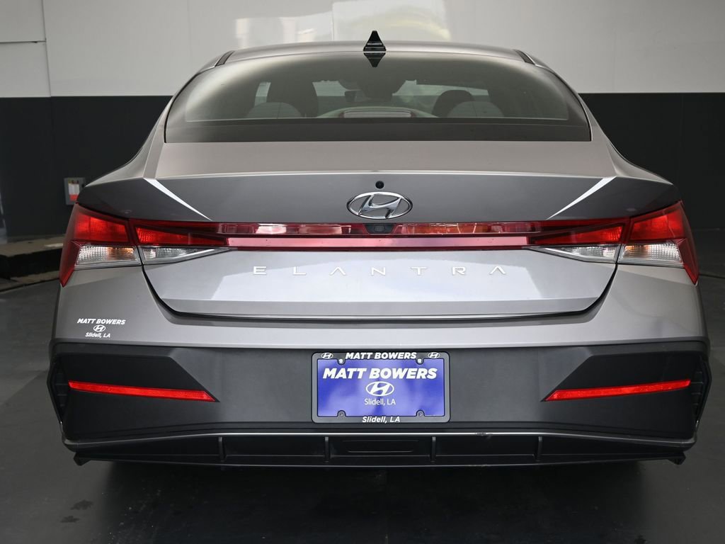 Used 2024 Hyundai Elantra SEL image 16