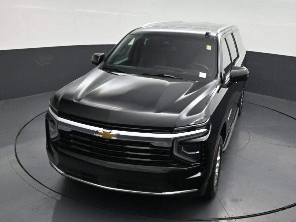 Used 2025 Chevrolet Suburban LS RWD image 27