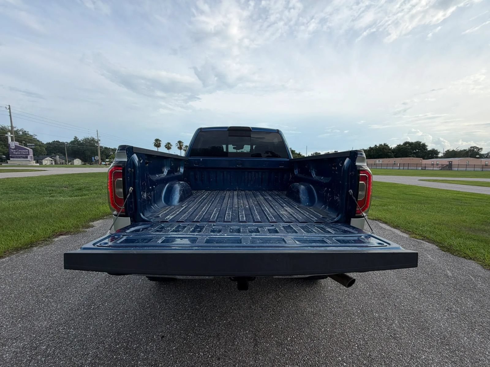 Used 2016 GMC Sierra 1500 SLT w/ Enhanced Driver Alert Package AWD/4WD image 7