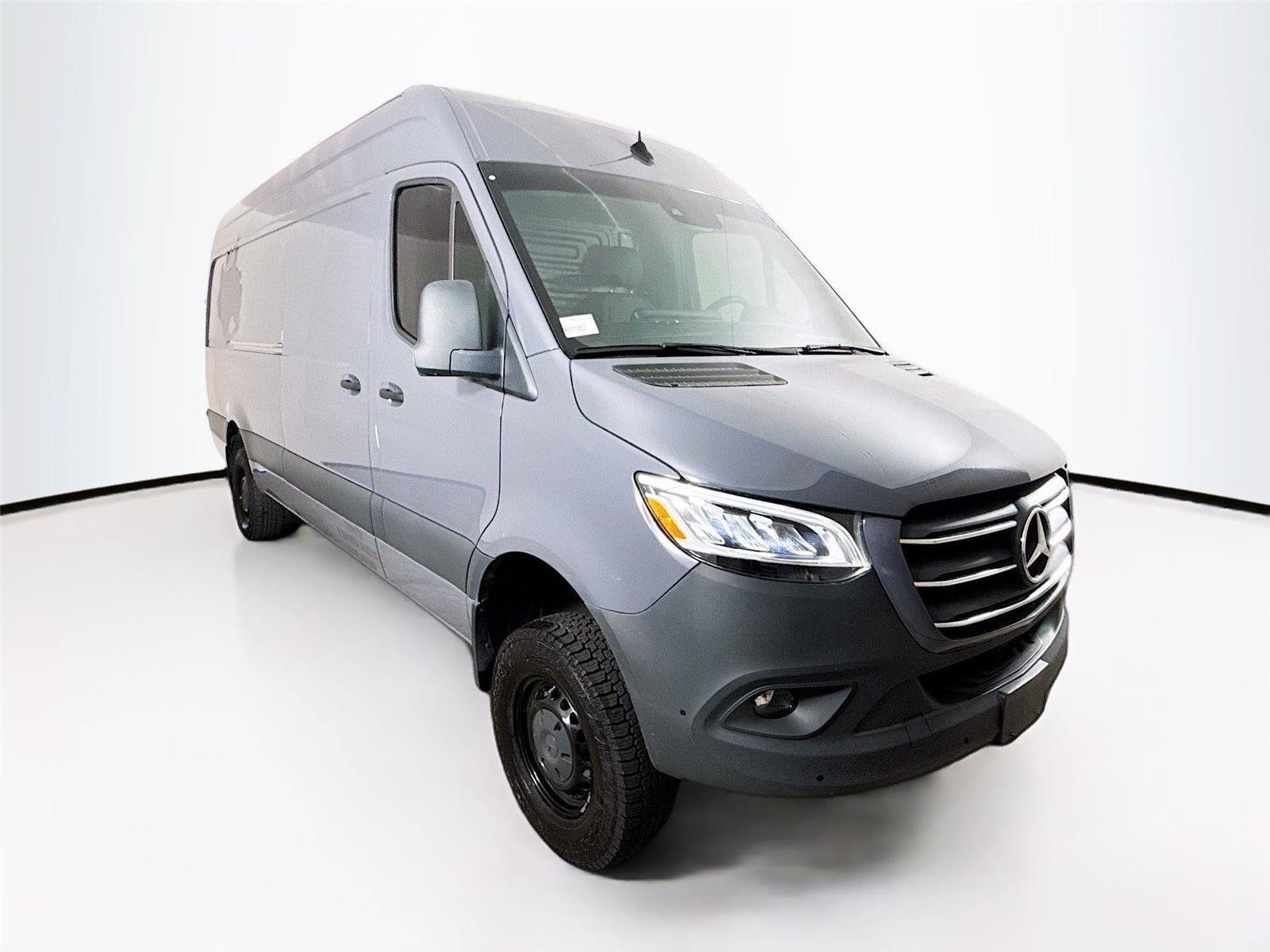 Used 2024 Mercedes-Benz Sprinter 2500 image 18