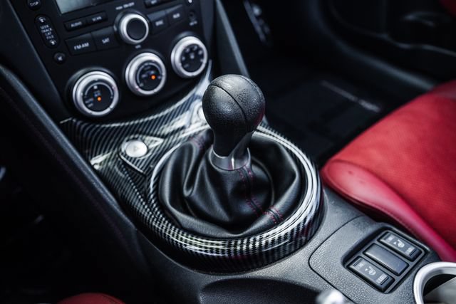 Used 2010 Nissan 370Z Touring w/ Sport Pkg RWD image 12
