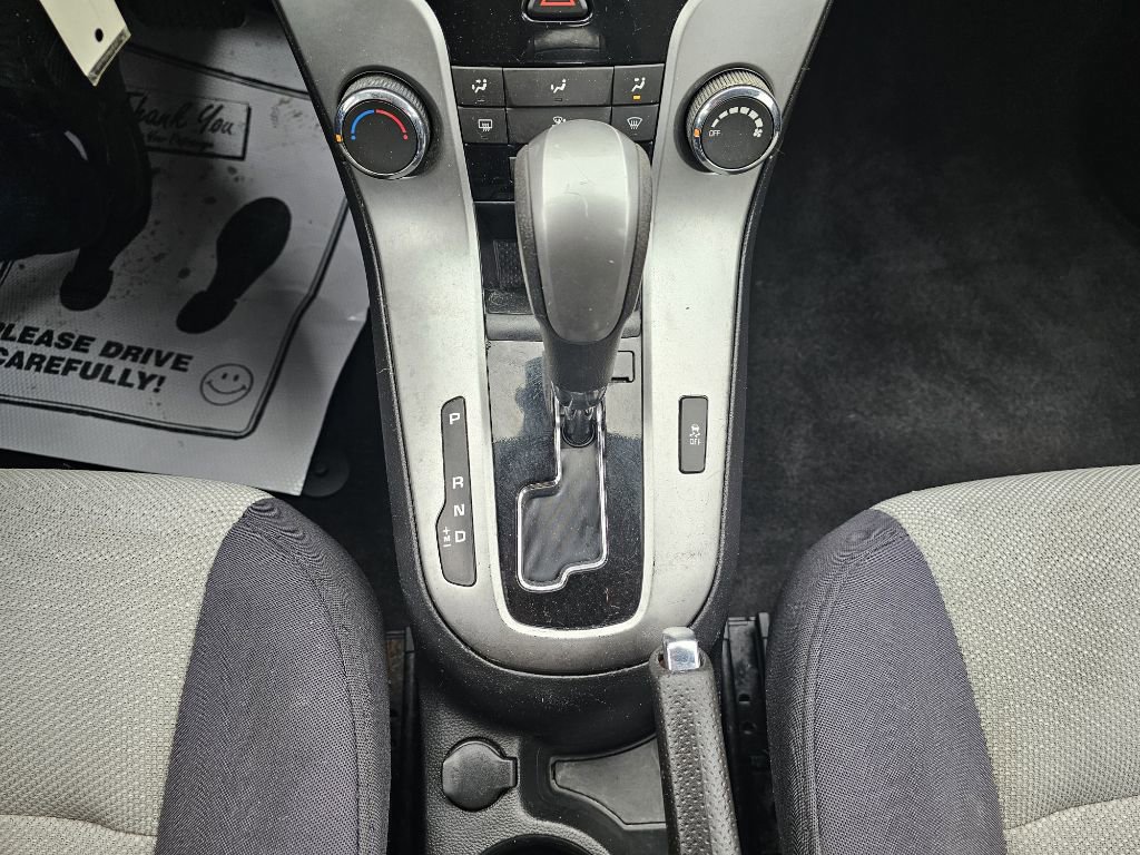 Used 2014 Chevrolet Cruze LS FWD image 21