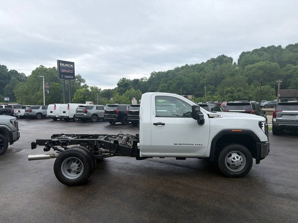 Used 2026 GMC Sierra 3500 Pro w/ Fleet Convenience Package AWD/4WD image 2