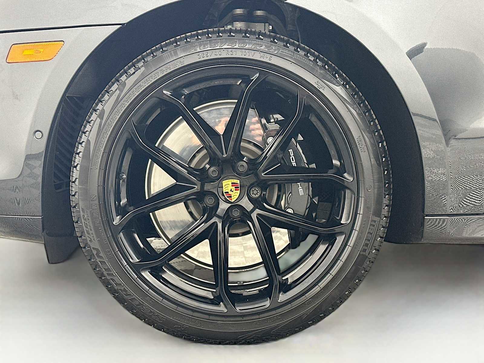 Certified 2024 Porsche Macan GTS image 32