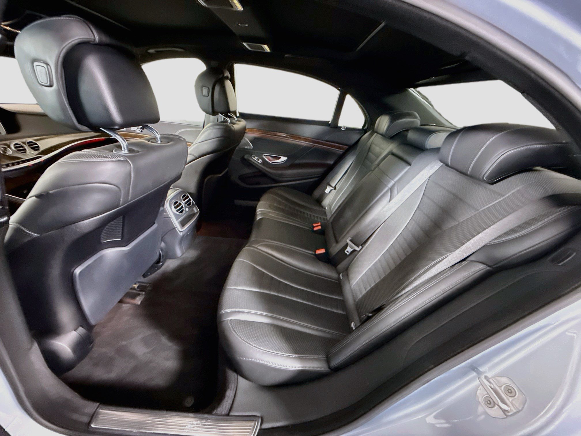Used 2016 Mercedes-Benz S 550 4MATIC Sedan image 25