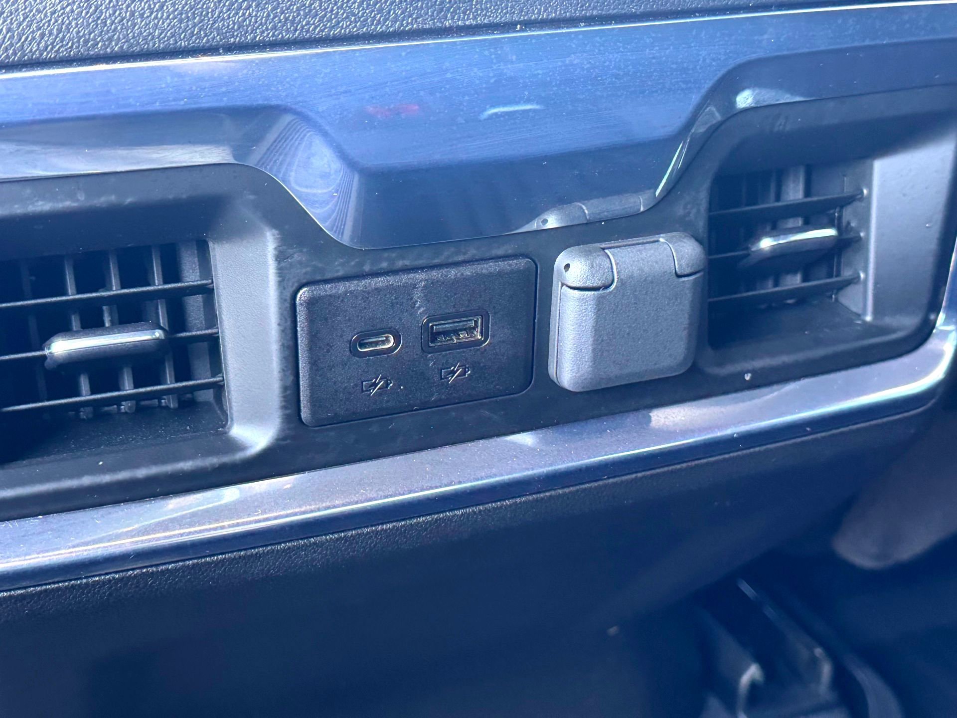 Used 2022 Chevrolet Silverado 2500 High Country w/ Z71 Off-Road Package image 21