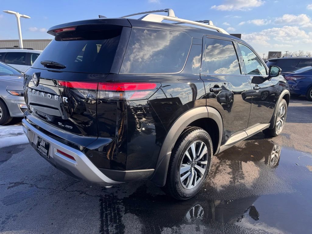 Used 2025 Nissan Pathfinder SL image 5