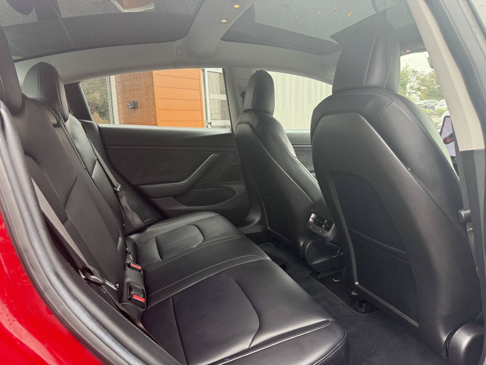 Used 2018 Tesla Model 3 Long Range RWD image 11