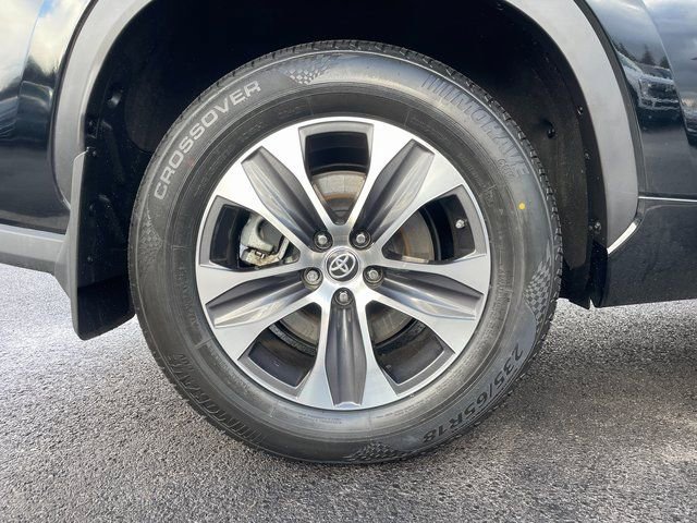 Used 2023 Toyota Highlander XLE image 8