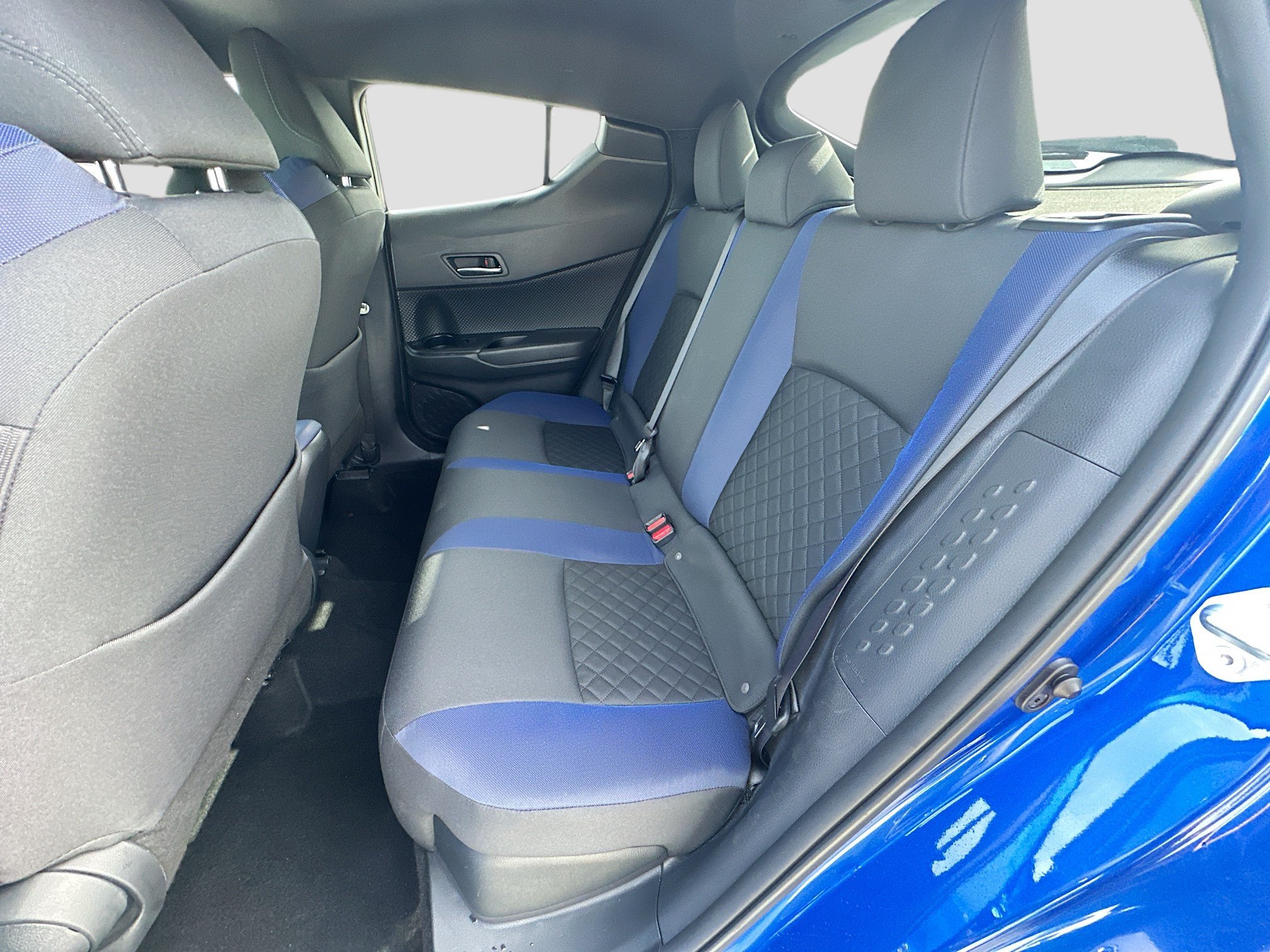 Used 2020 Toyota C-HR XLE FWD image 22