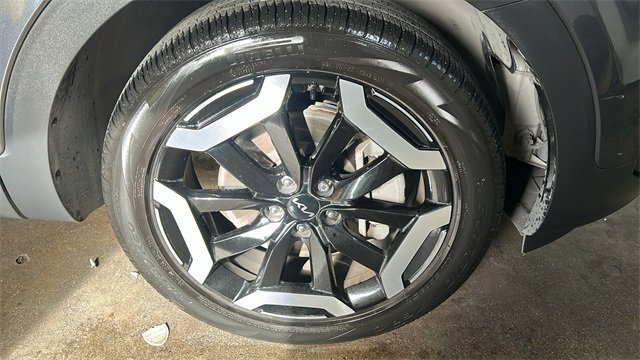 Used 2024 Kia Telluride EX image 9