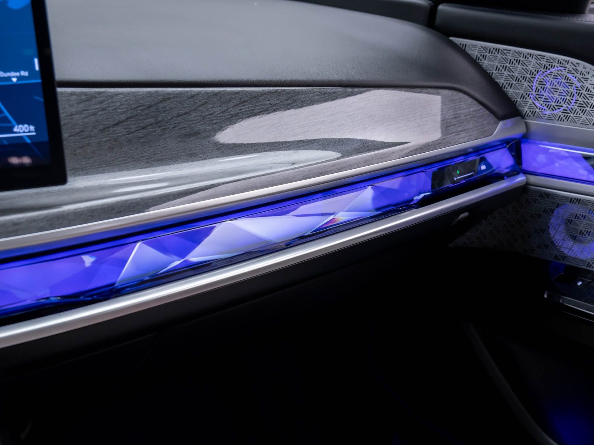 Used 2023 BMW i7 xDrive60 w/ Executive Package 2 image 30