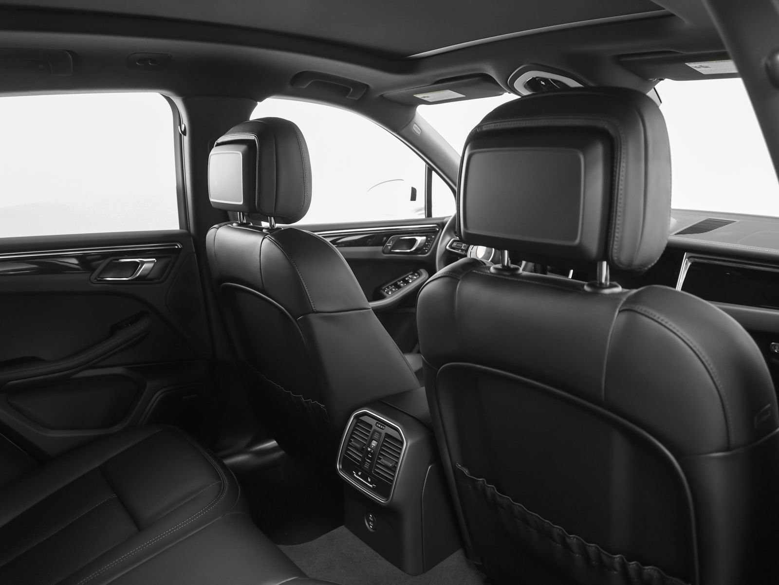 New 2026 Porsche Macan image 26