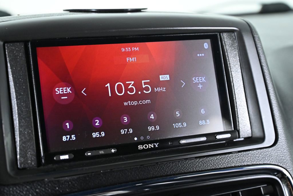 Used 2019 Dodge Grand Caravan SXT image 15