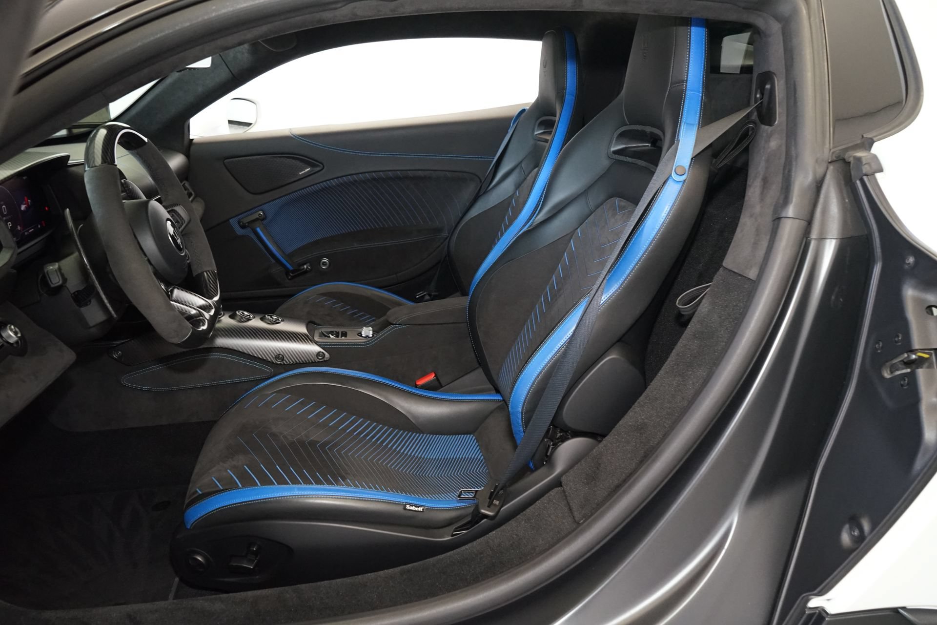 Used 2022 Maserati MC20 Coupe RWD image 13