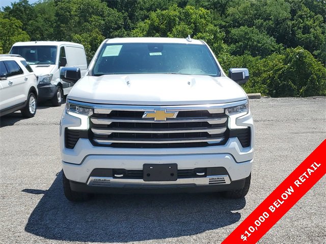 Used 2024 Chevrolet Silverado 1500 High Country image 2