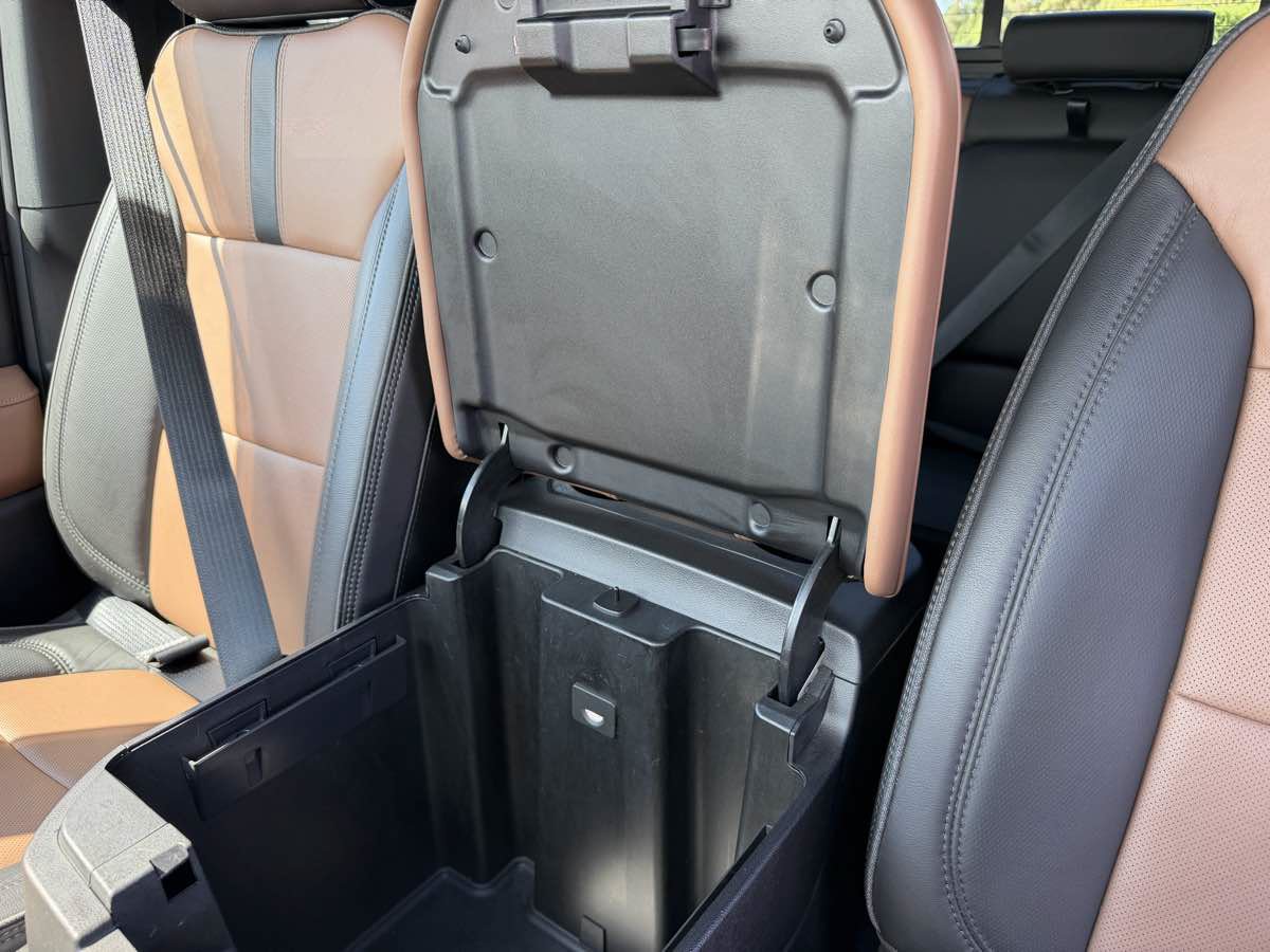 Used 2019 Chevrolet Silverado 1500 High Country w/ Technology Package AWD/4WD image 18