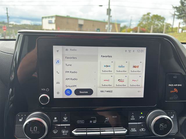 Used 2024 Toyota Highlander Limited image 22