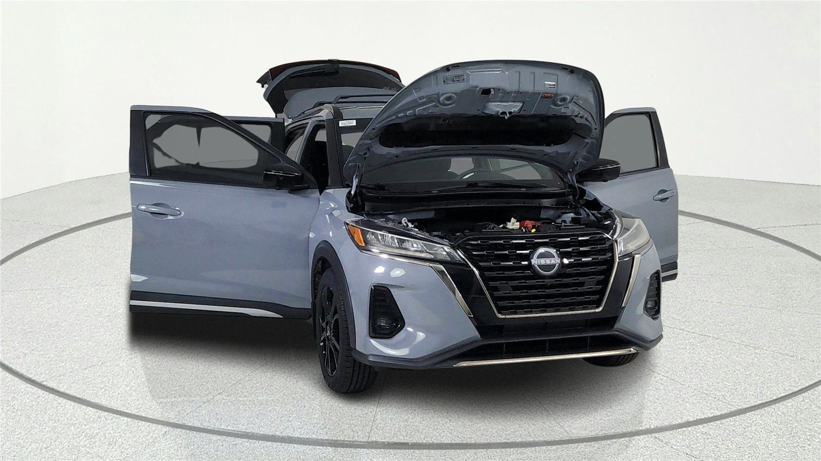 Used 2022 Nissan Kicks SR w/ Interior Electronics Package FWD image 7
