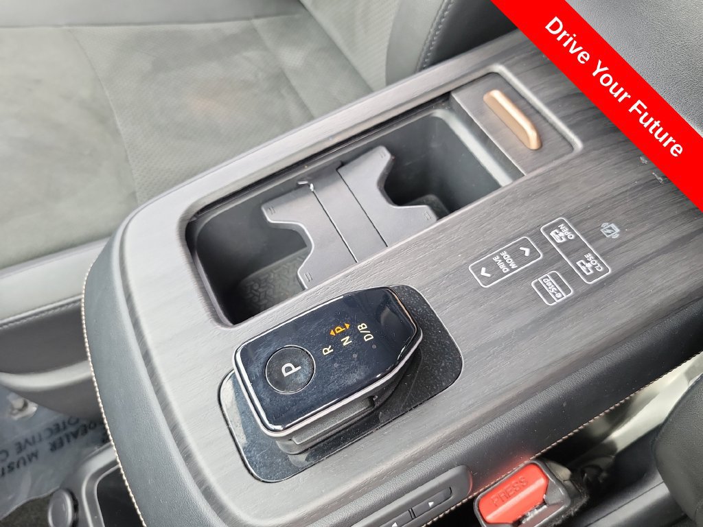 Used 2024 Nissan Ariya FWD image 12
