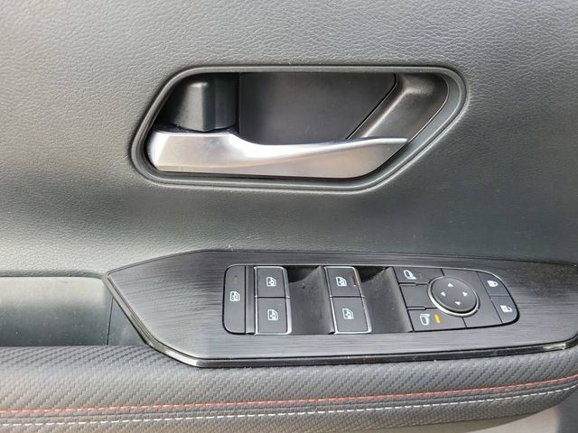 Used 2025 Nissan Kicks SR FWD image 12