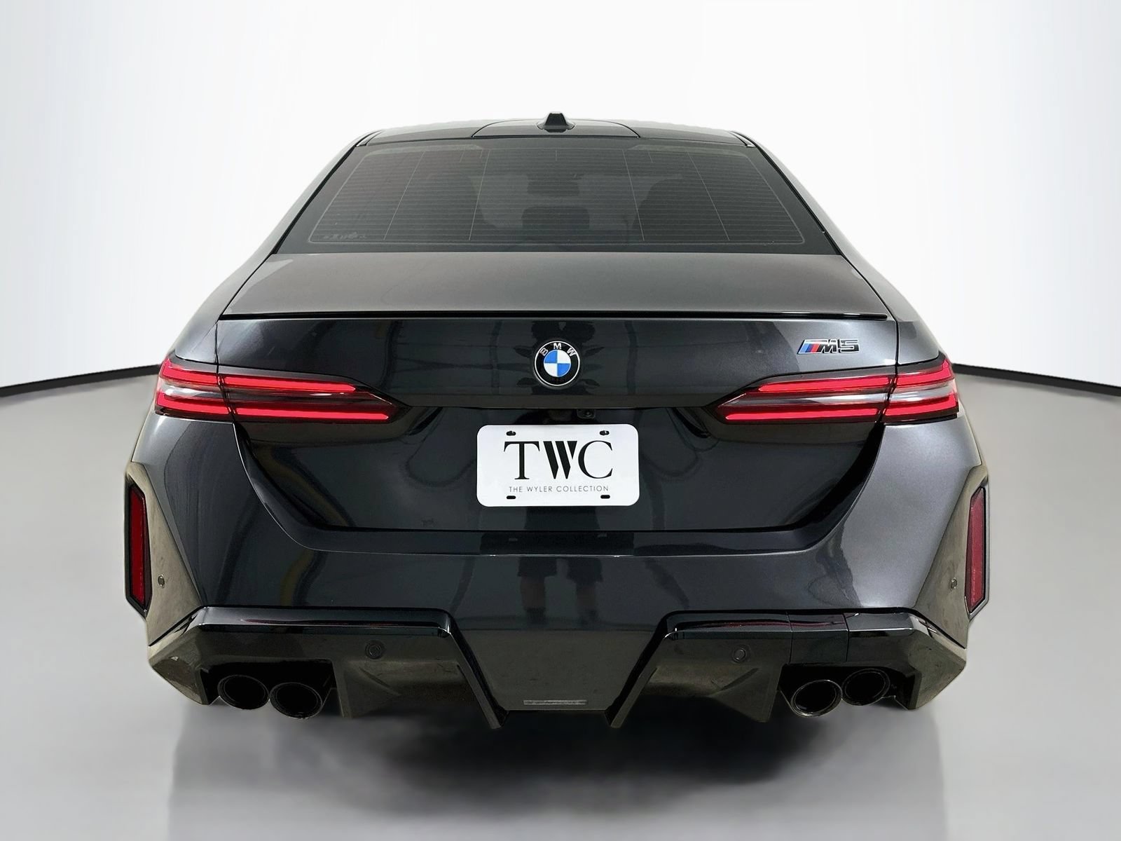 Used 2025 BMW M5 w/ Executive Package AWD/4WD image 6