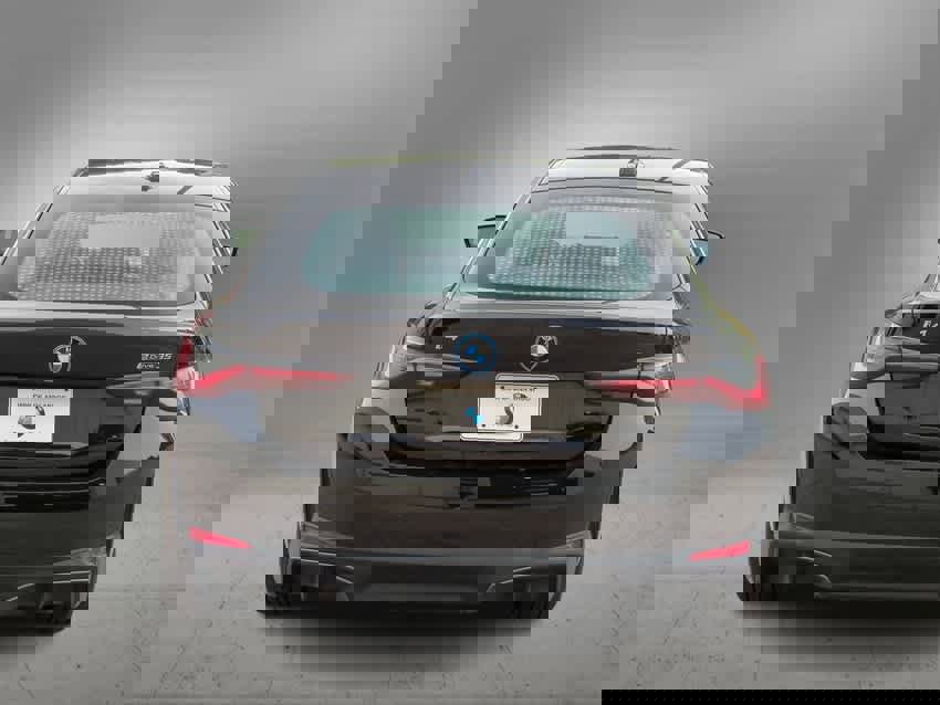 New 2024 BMW i4 eDrive35 w/ Premium Package image 7