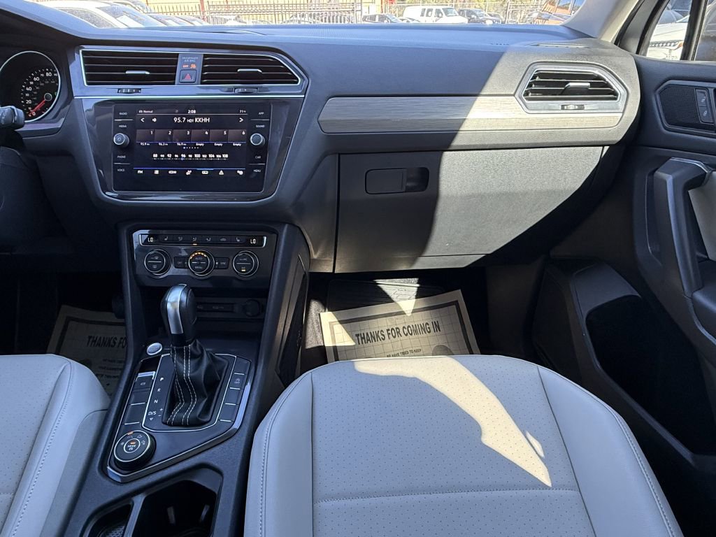 Used 2021 Volkswagen Tiguan SE w/ Panoramic Sunroof Package AWD/4WD image 20