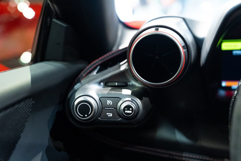 Certified 2021 Ferrari F8 Tributo RWD image 32