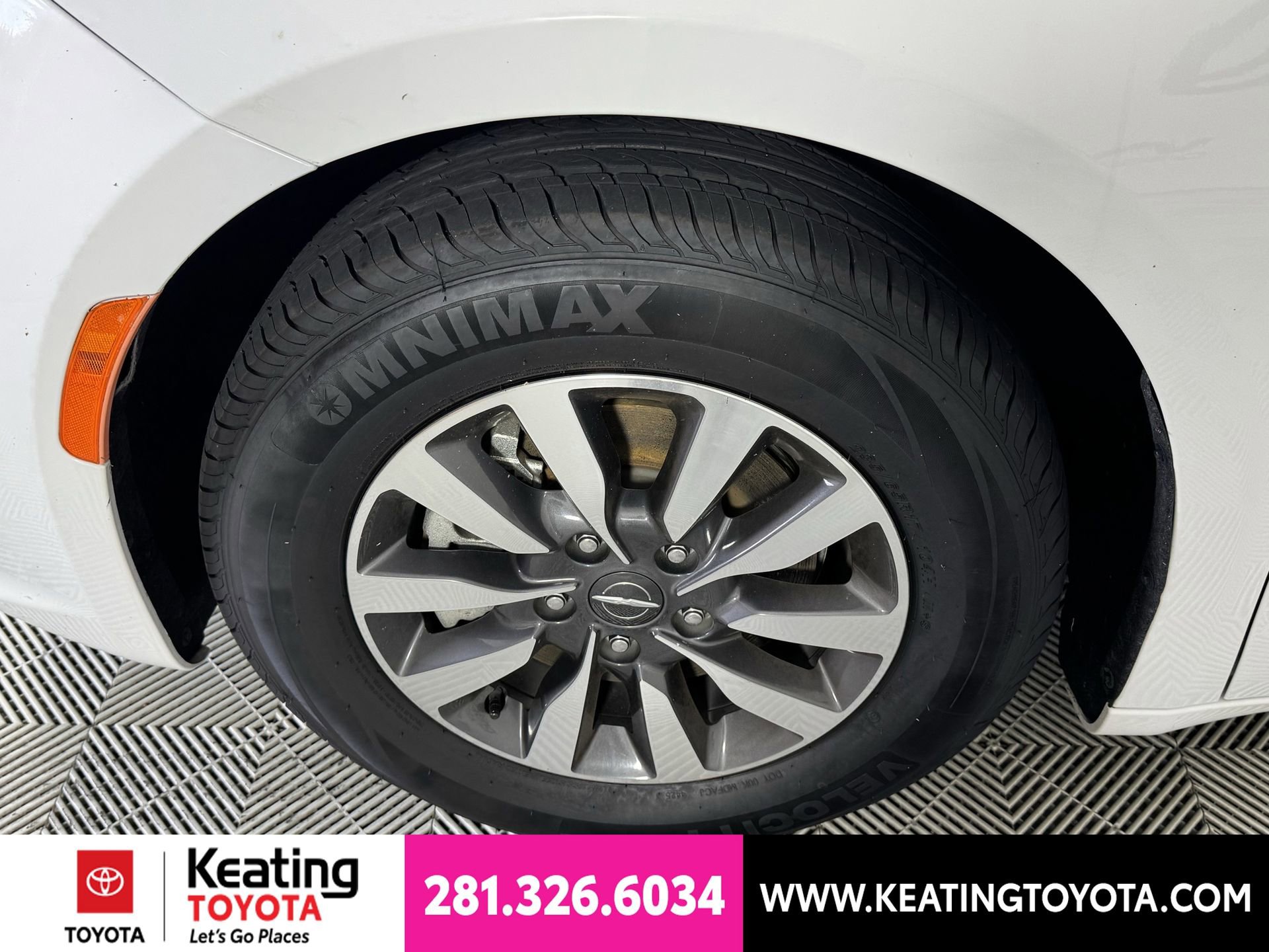 Used 2023 Chrysler Pacifica Limited FWD image 31