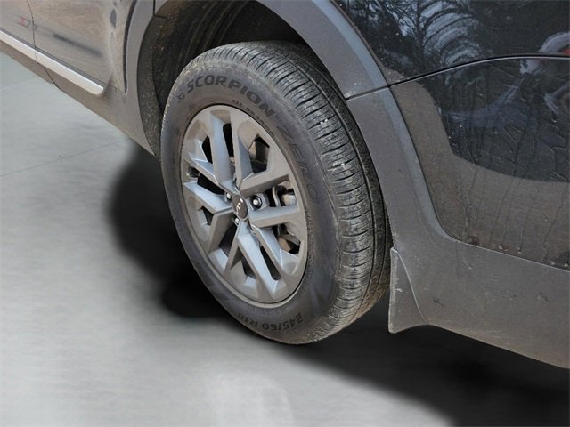 Certified 2025 Kia Telluride LX image 32