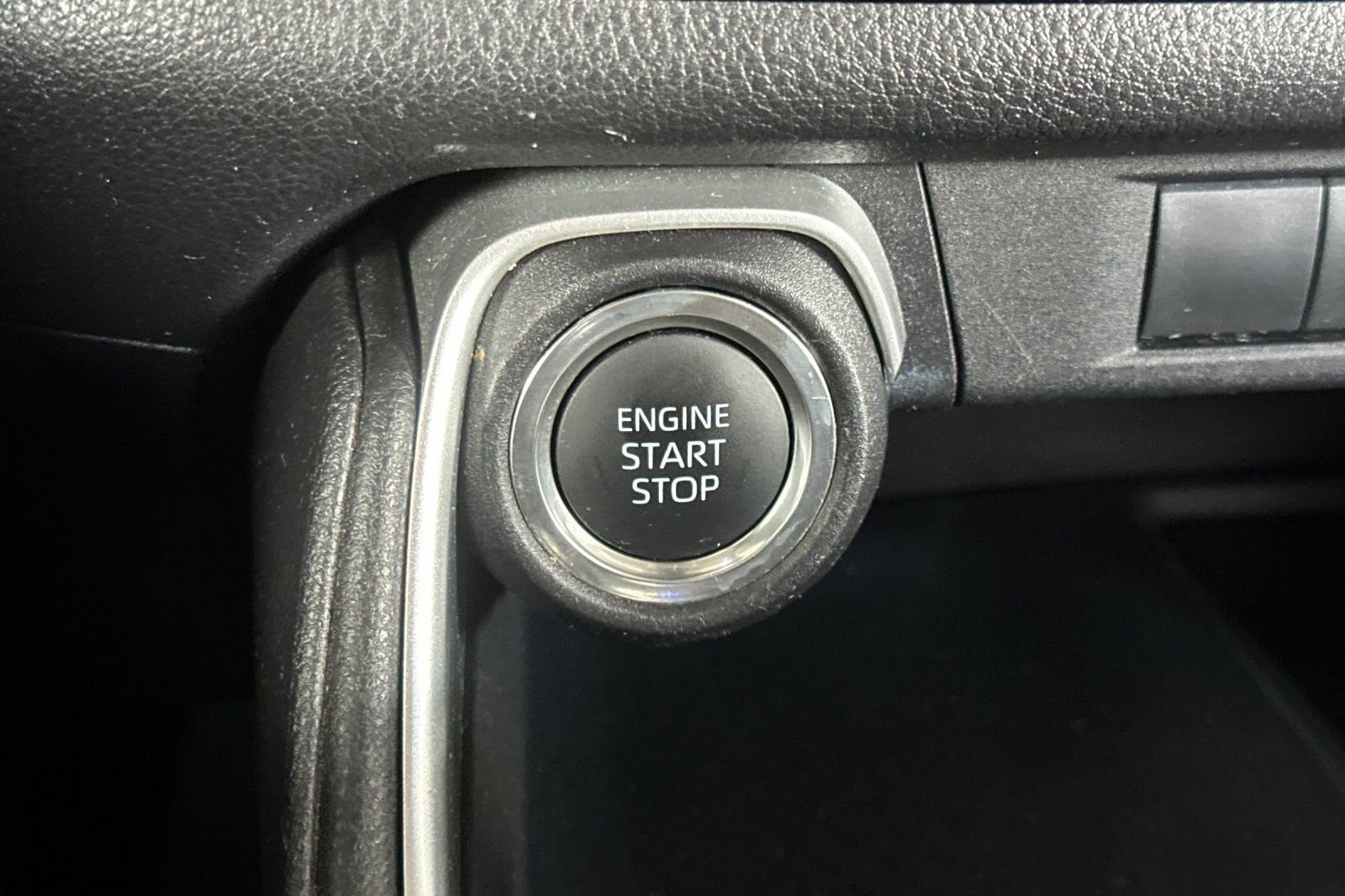 Certified 2025 Toyota Grand Highlander FWD image 28