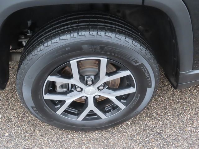 Used 2023 Jeep Grand Cherokee L Limited AWD/4WD image 14