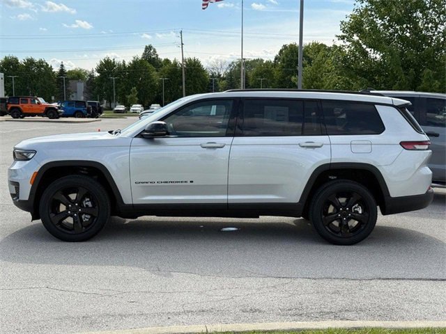 New 2025 Jeep Grand Cherokee L Altitude image 6